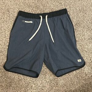 Vuori Banks Shorts 7.5”